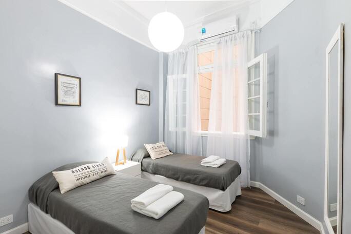  image de le chambre d'hôtel